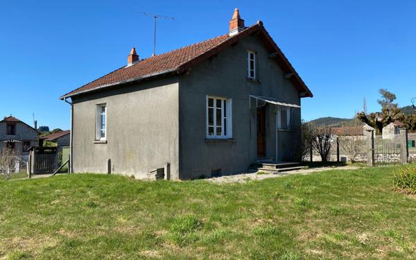 Maison à vendre    2 pièces •  Peyrat-le-Château