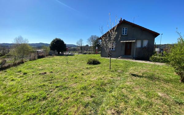 Maison à vendre    2 pièces •  Peyrat-le-Château