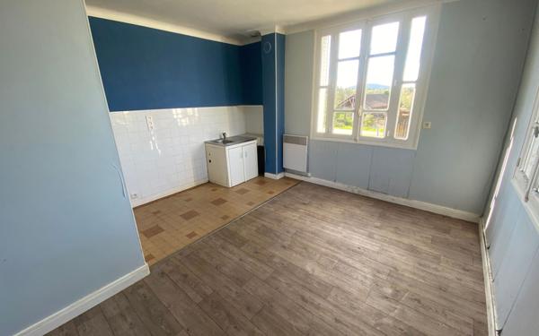 Maison à vendre    2 pièces •  Peyrat-le-Château