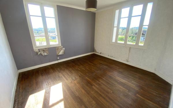 Maison à vendre    2 pièces •  Peyrat-le-Château