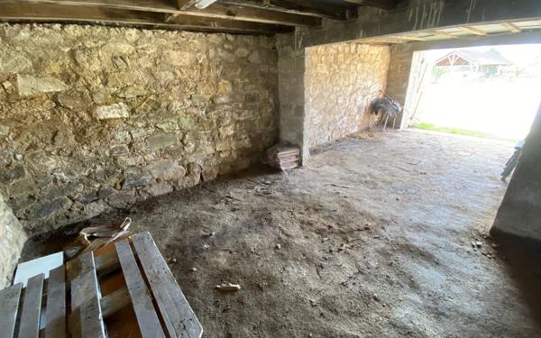 Maison à vendre    2 pièces •  Peyrat-le-Château