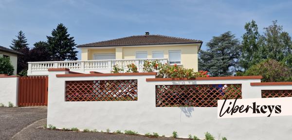 Maison familiale 278 m² avec jardin, piscine, véranda, stationnements – Calme absolu