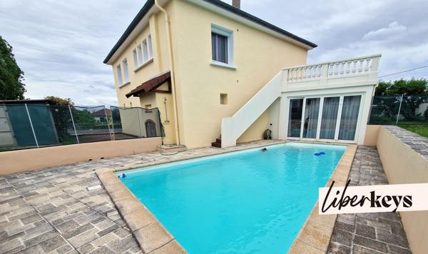 Maison familiale 278 m² avec jardin, piscine, véranda, stationnements – Calme absolu