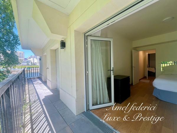 Appartement d’Exception – Vue Panoramique sur la Seine – Neuilly-sur-Seine, Île de la Jatte (4p 96m2)