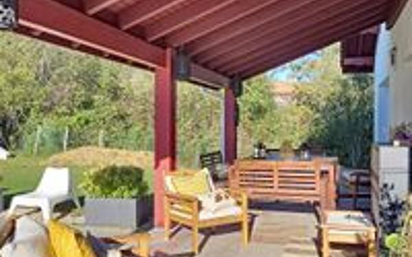 Maison à vendre    6 pièces • 246 m2 Saint-Pierre-d'Irube