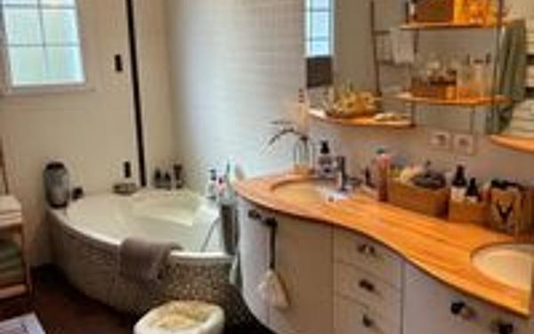 Maison à vendre    6 pièces • 246 m2 Saint-Pierre-d'Irube