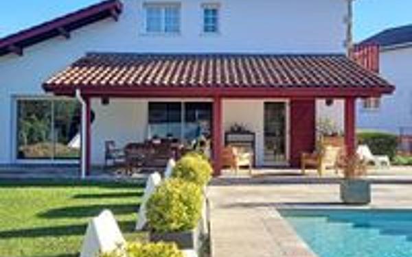 Maison à vendre    6 pièces • 246 m2 Saint-Pierre-d'Irube