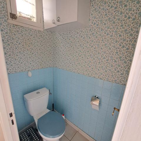 A VENDRE LAVELANET MAISON AVEC CHAMBRE + SALLE DE BAINS + WC AU RDC