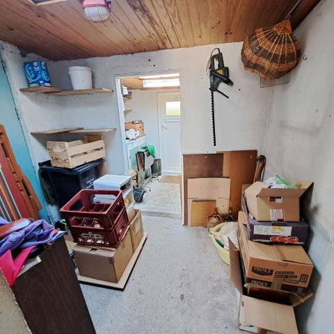 A VENDRE LAVELANET MAISON AVEC CHAMBRE + SALLE DE BAINS + WC AU RDC