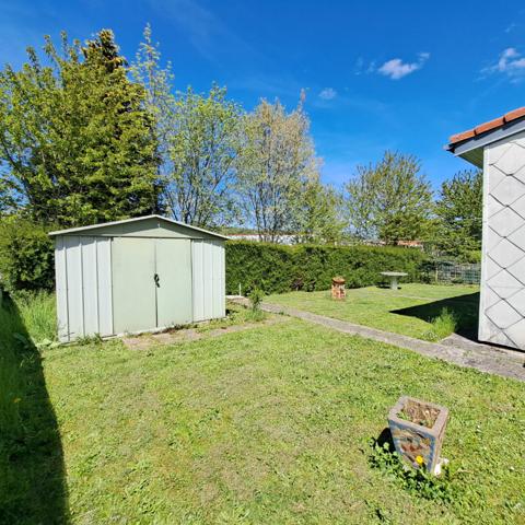 A VENDRE LAVELANET MAISON AVEC CHAMBRE + SALLE DE BAINS + WC AU RDC