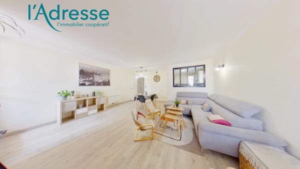 Appartement avec une méga terrasse