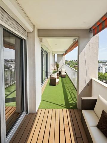BORDEAUX CAUDERAN Appartement de trois pièces avec terrasse, balcon ascenseur cave et parking