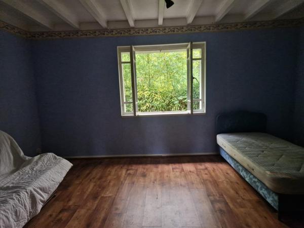 Belle longère avec 4000 M2de terrain, dépendances