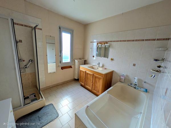 Maison proche écoles , gare TGV , pharmacie , autoroute A 10