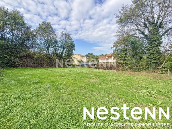 A vendre: Terrain a batir - SAINT AMOUR BELLEVUE 71570