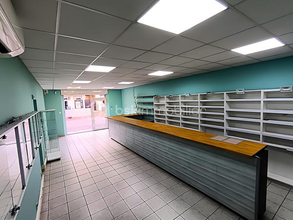 Local d activites de 71 m²