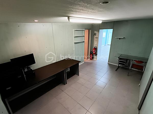 Local d activites de 71 m²