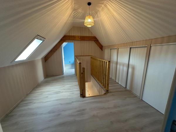 Maison 137 m², 4 pièces, 3 chambres, 3 garages, piscine