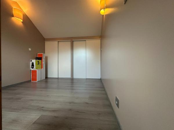 Maison 137 m², 4 pièces, 3 chambres, 3 garages, piscine