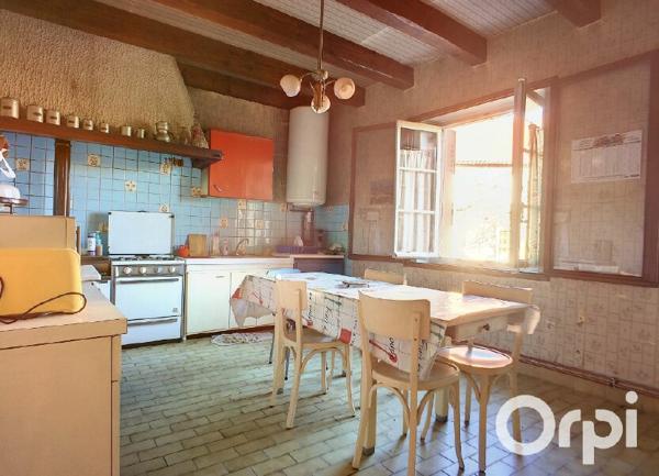 Maison à vendre    6 pièces • 175 m2 Charbonnières-les-Vieilles