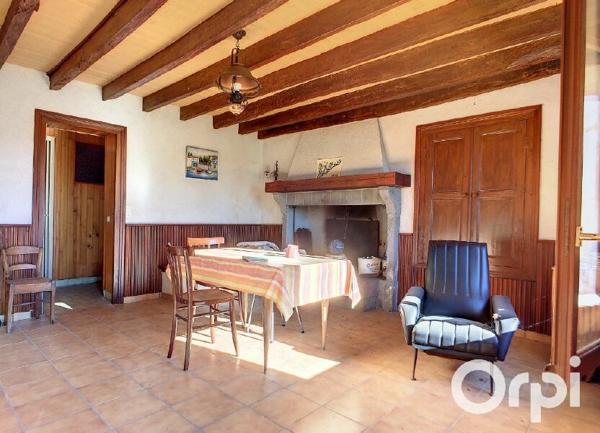 Maison à vendre    6 pièces • 175 m2 Charbonnières-les-Vieilles