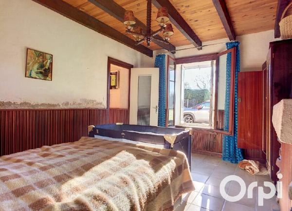 Maison à vendre    6 pièces • 175 m2 Charbonnières-les-Vieilles