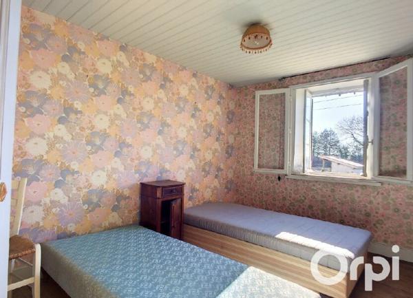 Maison à vendre    6 pièces • 175 m2 Charbonnières-les-Vieilles