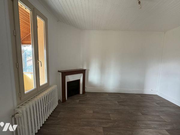 Pavillon avec garages proche du centre ville