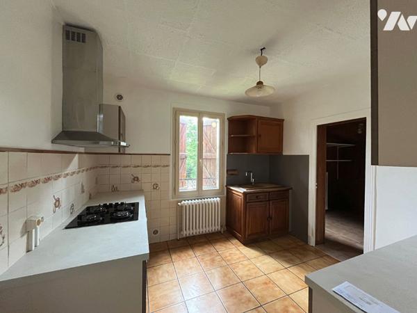 Pavillon avec garages proche du centre ville