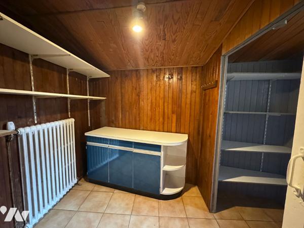 Pavillon avec garages proche du centre ville