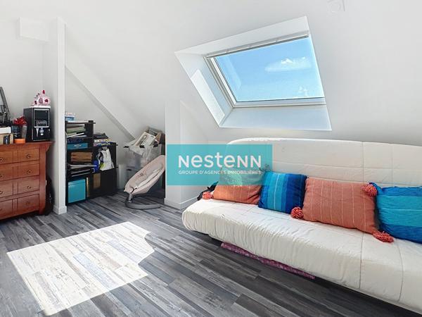 Vente d'une maison vivable de plain pied 4 chambres avec un grand terrain constructible dans le bourg de Saint Aaron
