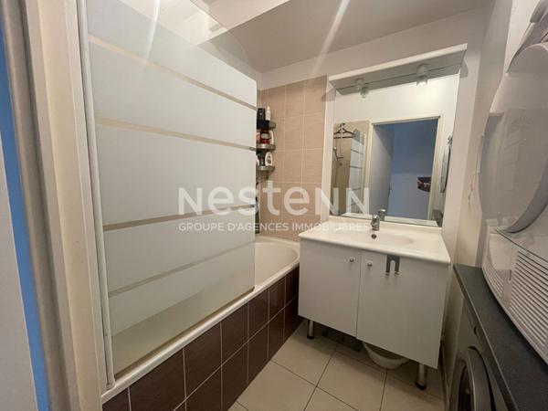 A vendre à Vannes secteur Beaupré Lalande  appartement de plus de 75 m² trois chambres place de parking, ascenseur