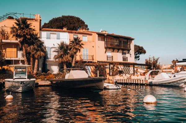 Villa d'architecte à GRIMAUD (83310)
