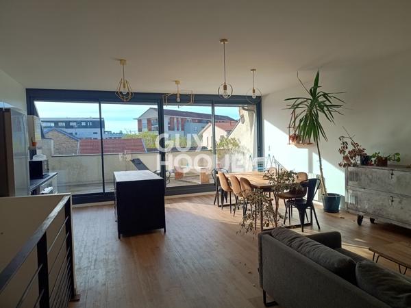 APPARTEMENT À LOUER DE 4 PIÈCES DE 97,00 M²