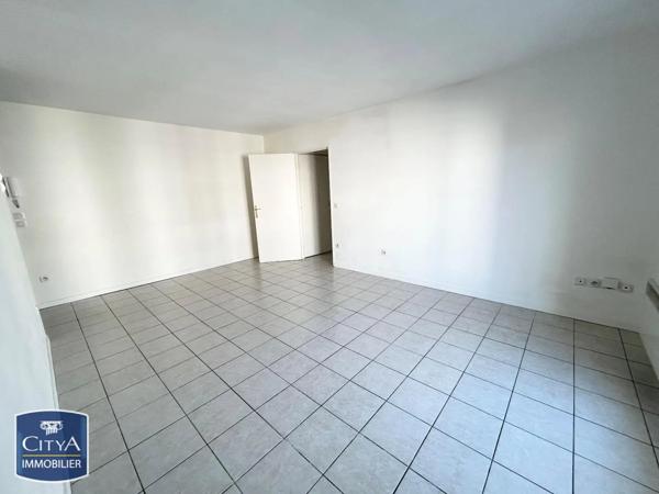 Appartement à louer 2 pièces 49.2m² Valenciennes (59300)