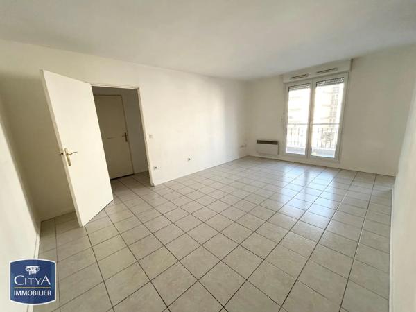 Appartement à louer 2 pièces 49.2m² Valenciennes (59300)