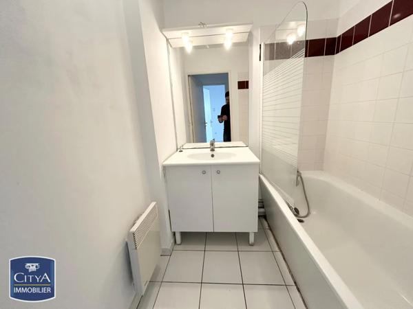 Appartement à louer 2 pièces 49.2m² Valenciennes (59300)