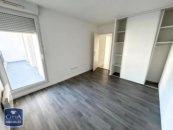 Appartement à louer 2 pièces 49.2m² Valenciennes (59300)