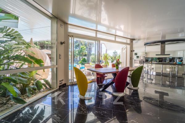 Villa d'architecte contemporaine en bord de mer