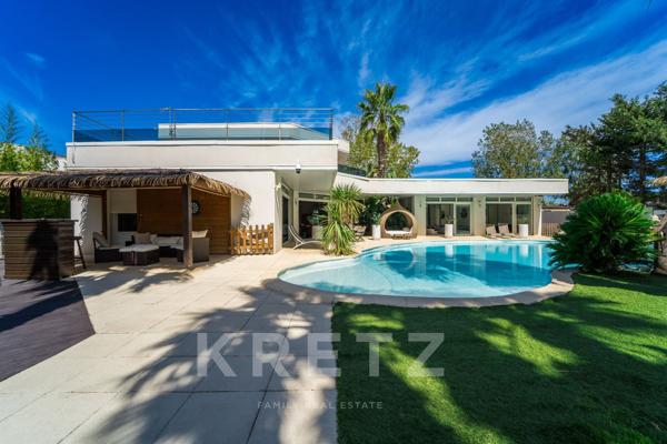 Villa d'architecte contemporaine en bord de mer