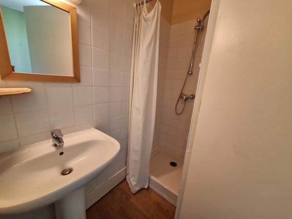 Maison de caractère à finir de rénover plus appartement