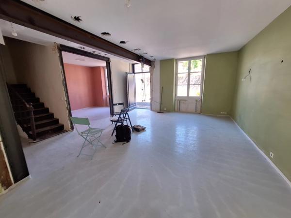 Maison de caractère à finir de rénover plus appartement