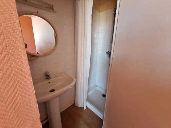 Maison de caractère à finir de rénover plus appartement