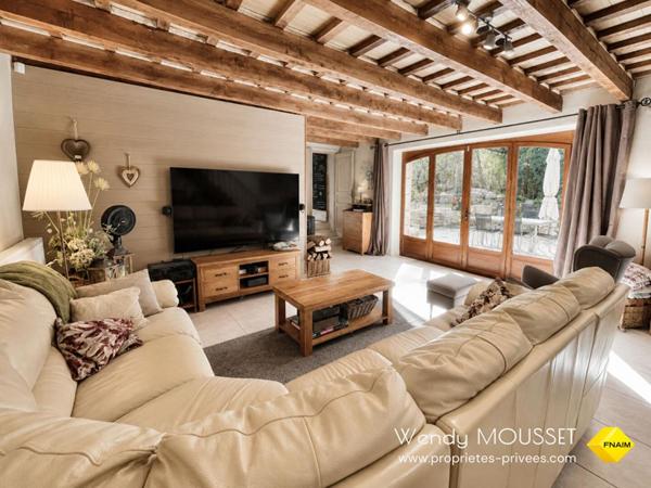 Ensemble de l'immobilier de caractère en pierres avec deux longères, dépendances, cabanes perchées à 20 min de Vannes