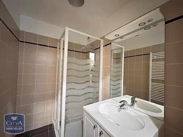 Appartement à louer 4 pièces 102.1m²