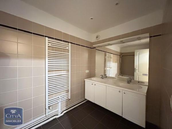 Appartement à louer 4 pièces 102.1m²