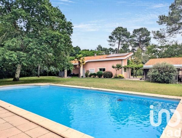 Maison à vendre 7 pièces 218 m² Cestas