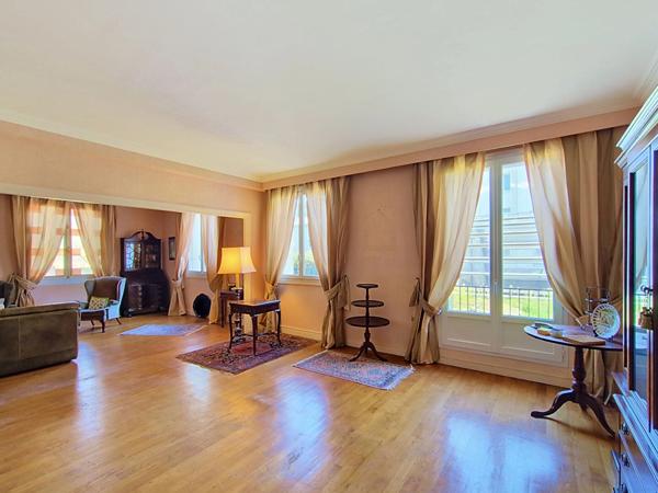 Appartement quartier de Siam- Garage privatif.