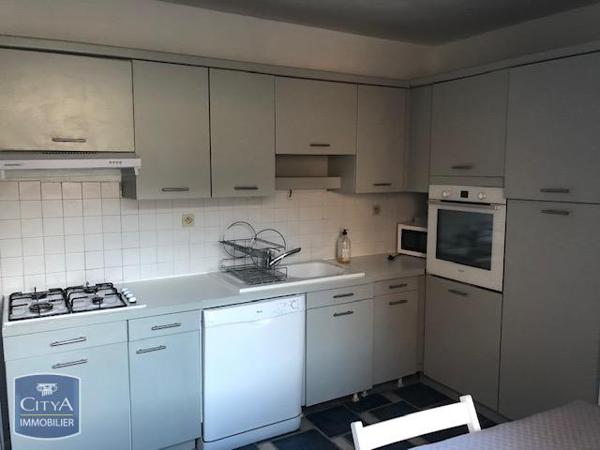 Appartement à louer 3 pièces 76.65m²