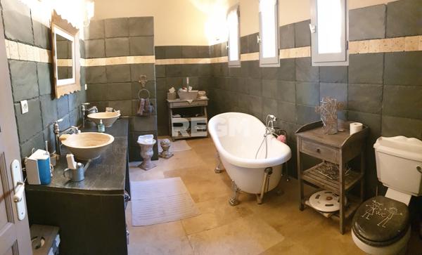 San-Giuliano (20230) Propriété de Caractère 8 pièces – 400 m² avec Piscine & Vue Panoramique